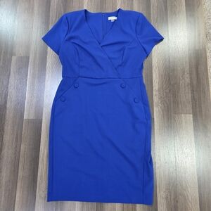 Calvin Klein Blue Crepe Short Sleave Sheath Dress w/Surplice Neckline. 14 Midi
